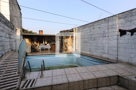 Casa à venda com 202m², 3 quartos e 4 vagas Casa à venda com 202m², 3 quartos e 4 vagasQuintal