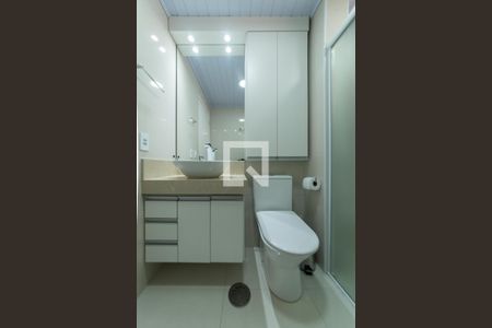 Apartamento à venda com 66m², 3 quartos e 1 vaga Apartamento à venda com 66m², 3 quartos e 1 vagaBanheiro Social