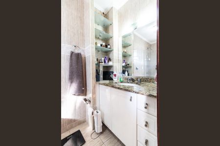 Apartamento à venda com 150m², 3 quartos e 2 vagas Apartamento à venda com 150m², 3 quartos e 2 vagasSuíte