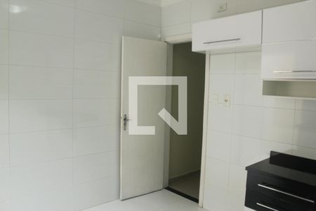 Cozinha de casa para alugar com 2 quartos, 100m² em Vila Anhanguera, São Paulo