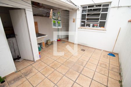 Casa à venda com 96m², 2 quartos e 1 vagaQuintal