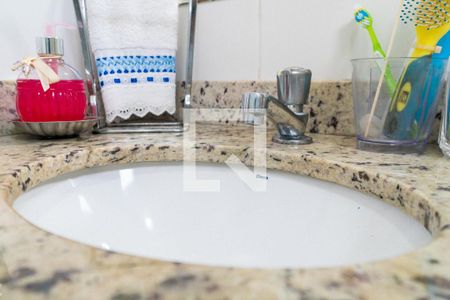 Casa à venda com 160m², 3 quartos e 2 vagasBanheiro da Suíte 2 Detalhe