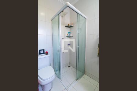 Casa à venda com 160m², 3 quartos e 2 vagasBanheiro da Suíte 1 Detalhe