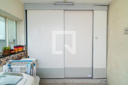 Casa à venda com 160m², 3 quartos e 2 vagasÁrea de Serviço - Armário