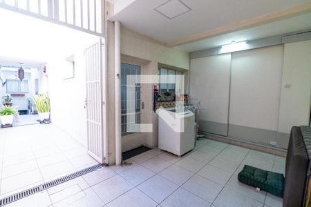 Casa à venda com 160m², 3 quartos e 2 vagasÁrea de Serviço