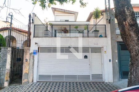 Casa à venda com 160m², 3 quartos e 2 vagasFachada