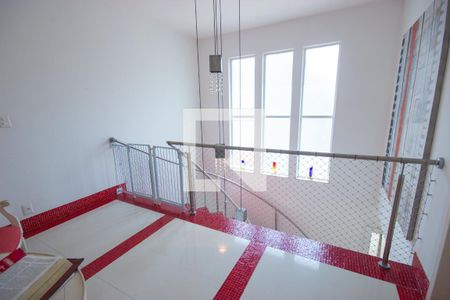 Casa à venda com 540m², 5 quartos e 3 vagas Casa à venda com 540m², 5 quartos e 3 vagasCorredor