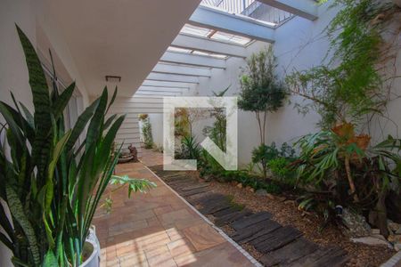 Entrada de casa à venda com 5 quartos, 540m² em Moema, São Paulo
