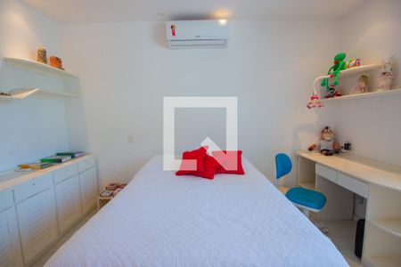 Casa à venda com 540m², 5 quartos e 3 vagas Casa à venda com 540m², 5 quartos e 3 vagasSuíte 2