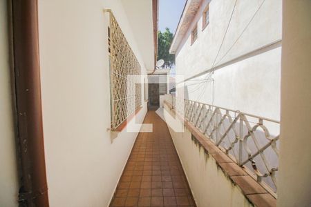 Casa para alugar com 250m², 3 quartos e 2 vagasCorredor