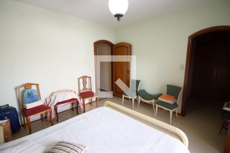 Casa à venda com 235m², 3 quartos e 3 vagasQuarto 3 - Suíte