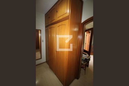 Casa à venda com 235m², 3 quartos e 3 vagasQuarto 3 - closet