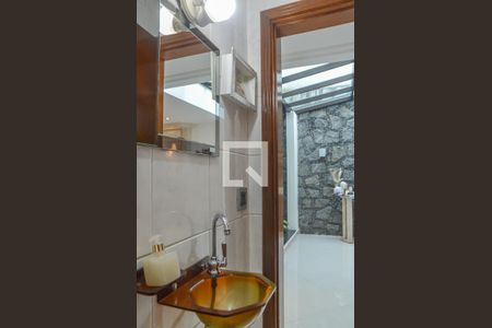 Casa à venda com 350m², 4 quartos e 5 vagas Casa à venda com 350m², 4 quartos e 5 vagasLavabo