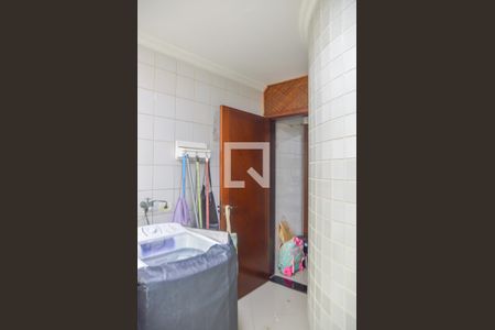 Casa à venda com 350m², 4 quartos e 5 vagas Casa à venda com 350m², 4 quartos e 5 vagasÁrea de Serviço