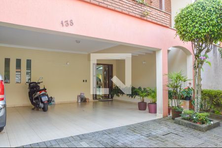Casa à venda com 350m², 4 quartos e 5 vagas Casa à venda com 350m², 4 quartos e 5 vagasGaragem