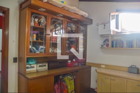 Casa à venda com 350m², 4 quartos e 5 vagas Casa à venda com 350m², 4 quartos e 5 vagasEscritório