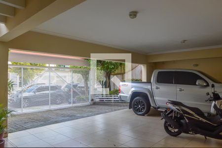 Casa à venda com 350m², 4 quartos e 5 vagas Casa à venda com 350m², 4 quartos e 5 vagasGaragem