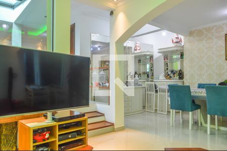 Sala de TV de casa à venda com 4 quartos, 350m² em Bairro dos Casa, São Bernardo do Campo