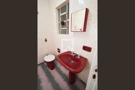 Casa à venda com 400m², 2 quartos e 2 vagasBanheiro Externo