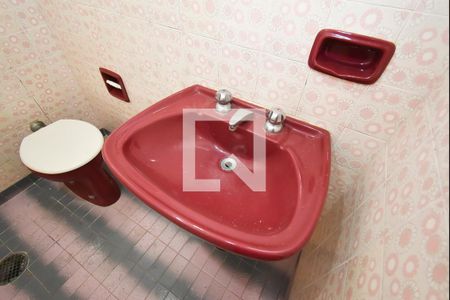 Casa à venda com 400m², 2 quartos e 2 vagasBanheiro Externo