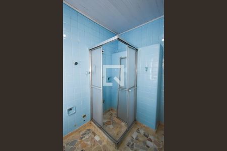 Casa à venda com 400m², 2 quartos e 2 vagasBanheiro 1