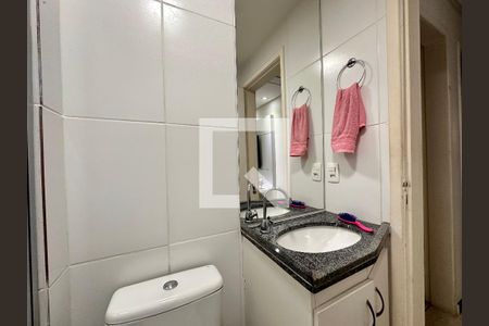 banheiro de apartamento para alugar com 3 quartos, 50m² em Maria Virgínia, Belo Horizonte