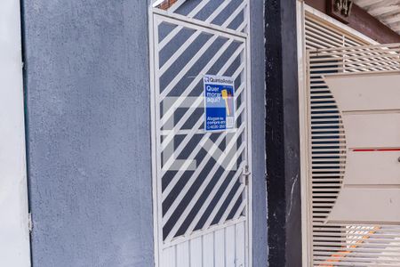 Casa para alugar com 100m², 3 quartos e 1 vaga Casa para alugar com 100m², 3 quartos e 1 vagaFachada