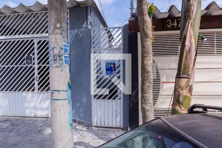 Casa para alugar com 100m², 3 quartos e 1 vaga Casa para alugar com 100m², 3 quartos e 1 vagaFachada