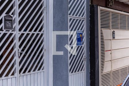 Casa para alugar com 100m², 3 quartos e 1 vaga Casa para alugar com 100m², 3 quartos e 1 vagaFachada