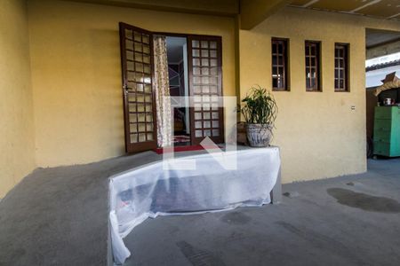 Casa à venda com 420m², 4 quartos e 3 vagas Casa à venda com 420m², 4 quartos e 3 vagasGaragem