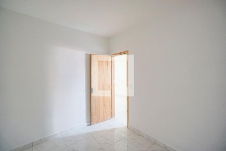 Quarto 2 de apartamento para alugar com 2 quartos, 46m² em Vila Esperança, São Paulo