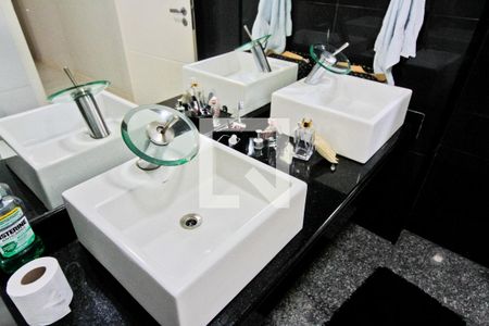Apartamento à venda com 170m², 3 quartos e 2 vagasBanheiro da Suíte