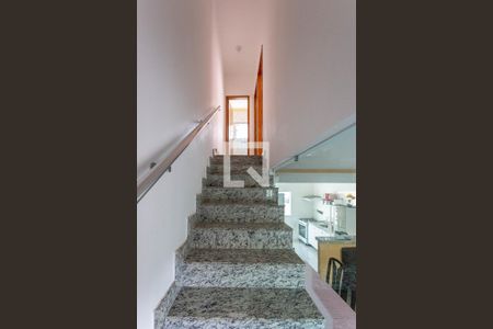 Escada de casa à venda com 2 quartos, 62m² em Jaqueline, Belo Horizonte