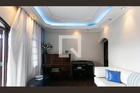 Casa à venda com 4 quartos, 150m² em Vila Carrão, São Paulo