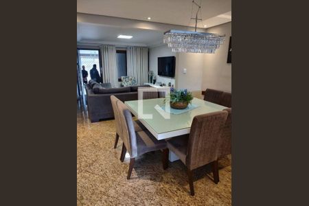 Casa à venda com 3 quartos, 250m² em Chácara Santo Antônio (Zona Leste), São Paulo