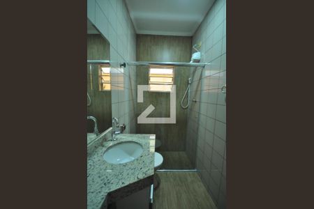 Banheiro de casa para alugar com 1 quarto, 42m² em Vila Nova Galvão, São Paulo
