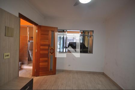 Sala de casa para alugar com 1 quarto, 42m² em Vila Nova Galvão, São Paulo