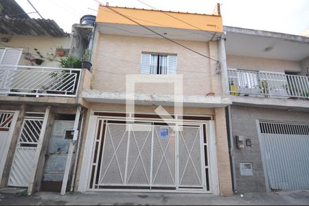 Fachada de casa para alugar com 1 quarto, 42m² em Vila Nova Galvão, São Paulo