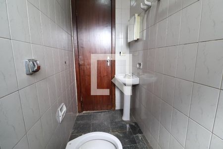 Casa para alugar com 268m², 8 quartos e 2 vagasBanheiro de serviço