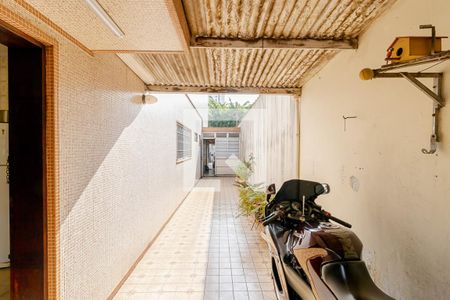 Casa à venda com 180m², 3 quartos e 2 vagasCorredor Lateral