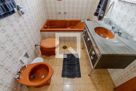 Casa à venda com 180m², 3 quartos e 2 vagasBanheiro 