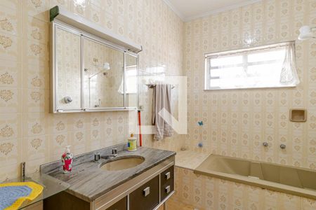 Casa à venda com 180m², 3 quartos e 2 vagasBanheiro da Suíte 1