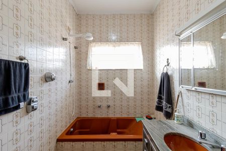 Casa à venda com 180m², 3 quartos e 2 vagasBanheiro 