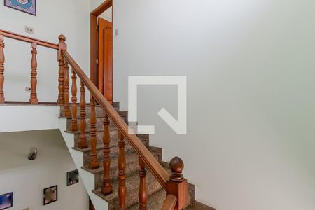 Casa à venda com 180m², 3 quartos e 2 vagasEscadas