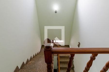 Casa à venda com 180m², 3 quartos e 2 vagasEscadas