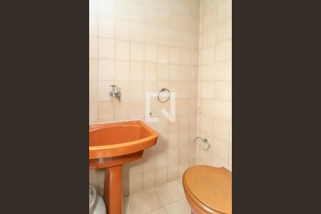 Apartamento à venda com 81m², 2 quartos e sem vaga Apartamento à venda com 81m², 2 quartos e sem vagaBanheiro de serviço