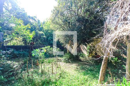 Casa à venda com 400m², 3 quartos e 5 vagas Casa à venda com 400m², 3 quartos e 5 vagasQuintal - Fundos