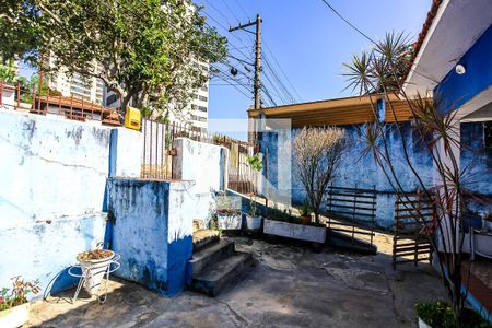 Casa à venda com 400m², 3 quartos e 5 vagas Casa à venda com 400m², 3 quartos e 5 vagasQuintal - Frente