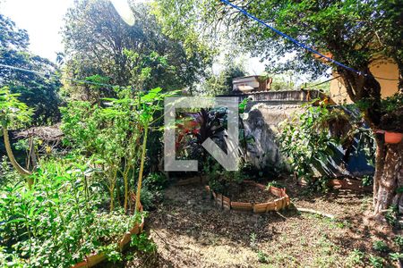 Casa à venda com 400m², 3 quartos e 5 vagas Casa à venda com 400m², 3 quartos e 5 vagasQuintal - Fundos