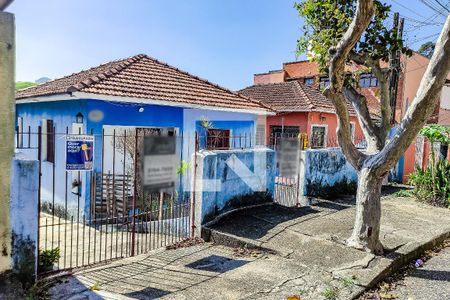 Casa à venda com 400m², 3 quartos e 5 vagas Casa à venda com 400m², 3 quartos e 5 vagasFachada